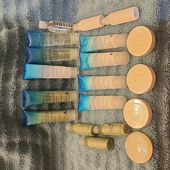 Aulani Bath & Body Products. Shampoo, Conditioner, Soap, Lotion. - Picture 2 of 11